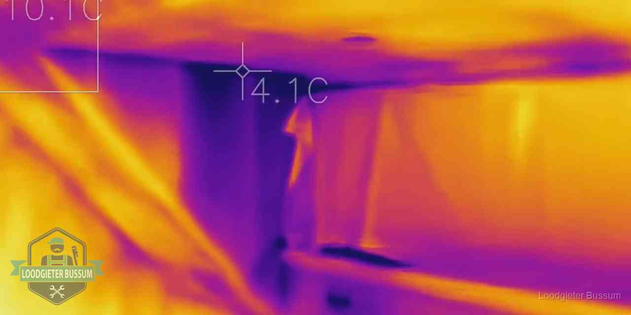 Warmtebeeldopname van een vloerconstructie tijdens lekdetectie in Bussum
